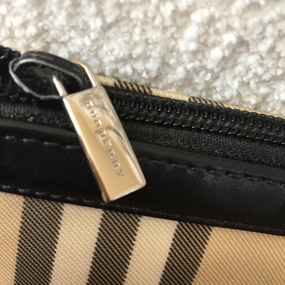 Burberry Nova Check cosmetic bag - Picture 4 of 13